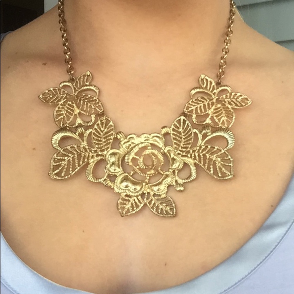 Flower gold—colored necklace